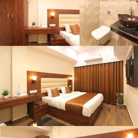 Hotel Blueark Lucknow Exteriör bild